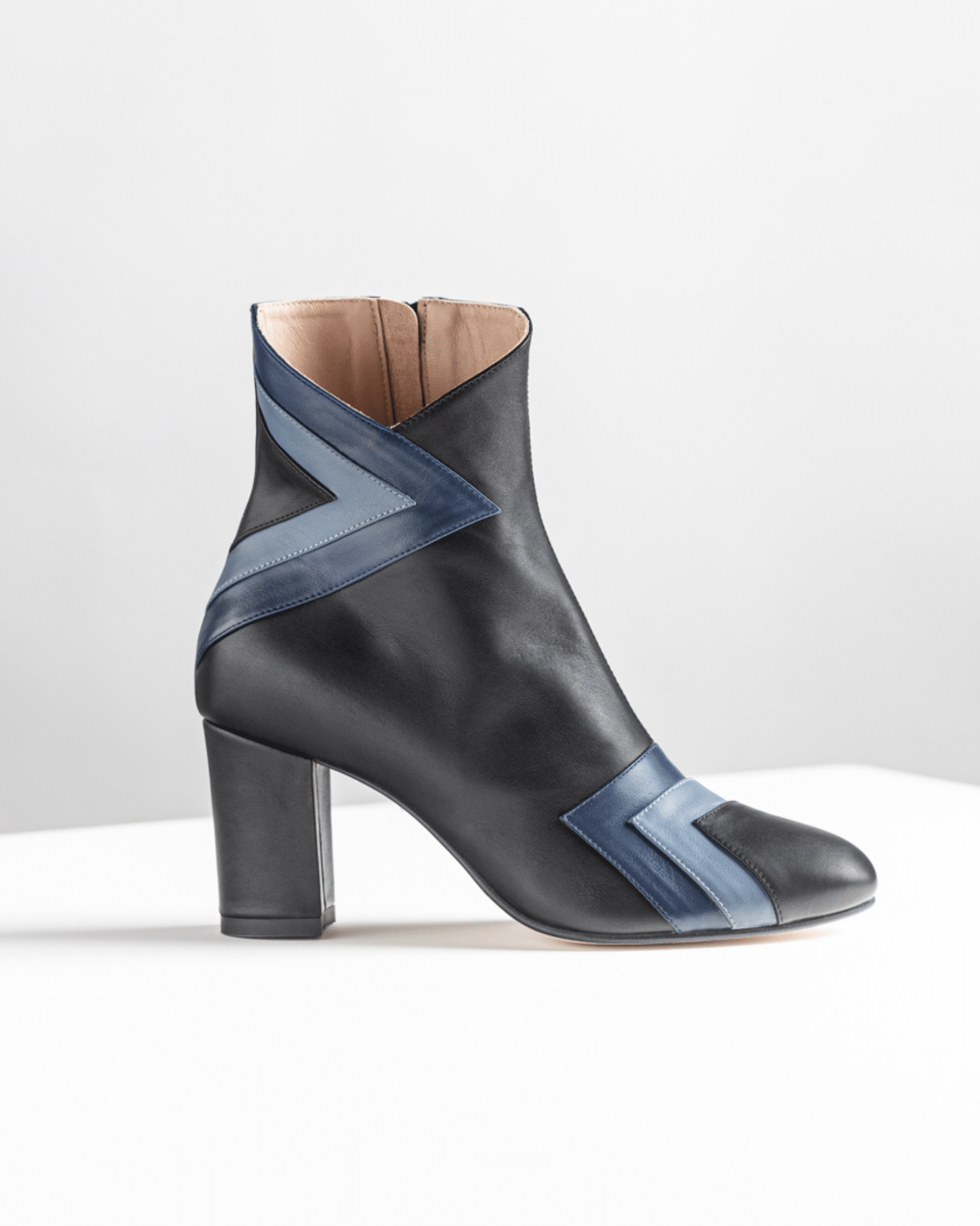 Stivaletto con tacco Ambra in pelle nera (2)