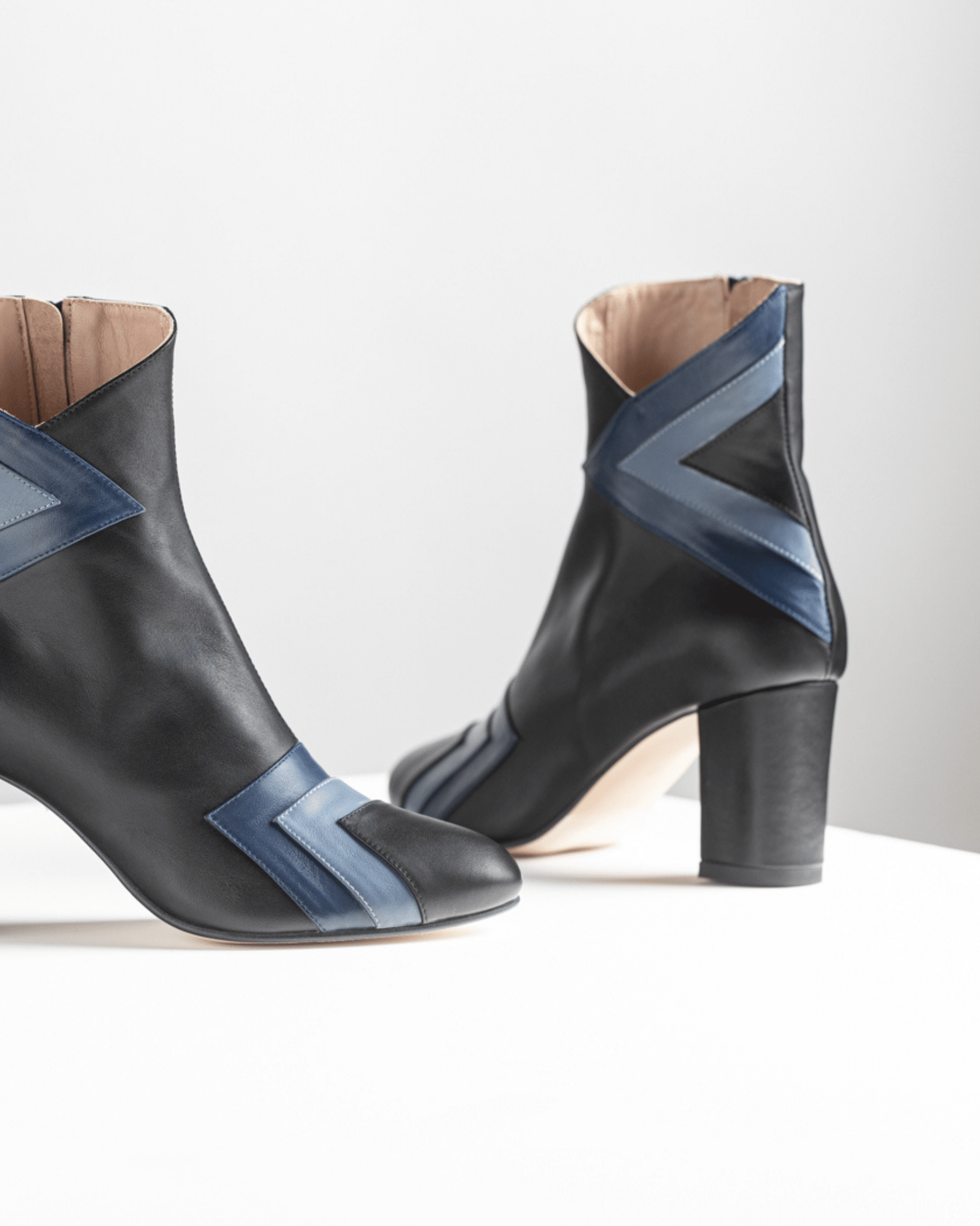 Stivaletto con tacco Ambra in pelle nera (4)