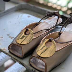 ZINA ballerina in nappa laminata con gioiello