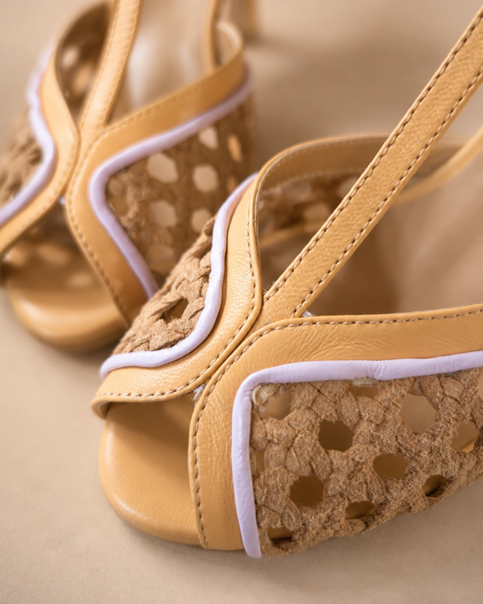 Lucy sandalo con plateau in nappa caramello (2)