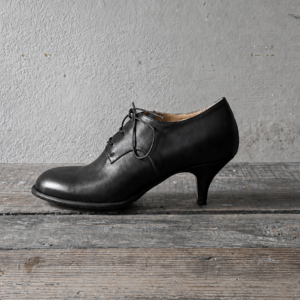 Marea Derby da donna nera con tacco da 50 mm