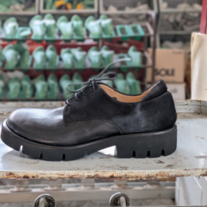 Fluffy New Lace Scarpe stringate donna in nappa e cavallino nero